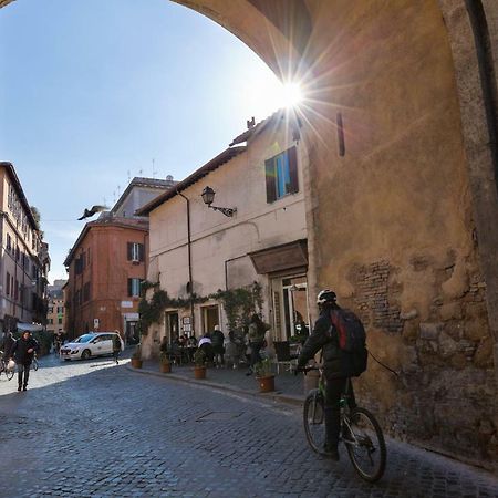 Enchanting Loft In Trastevere Рим Екстериор снимка