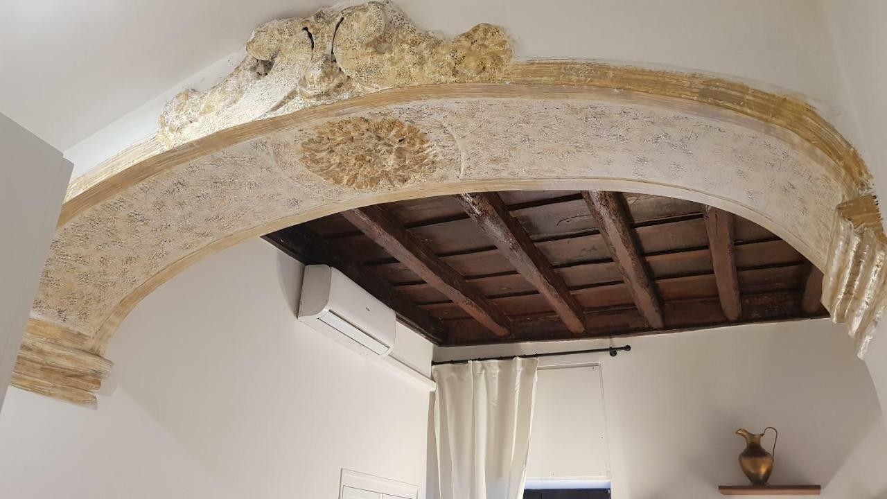 Enchanting Loft In Trastevere Рим Екстериор снимка