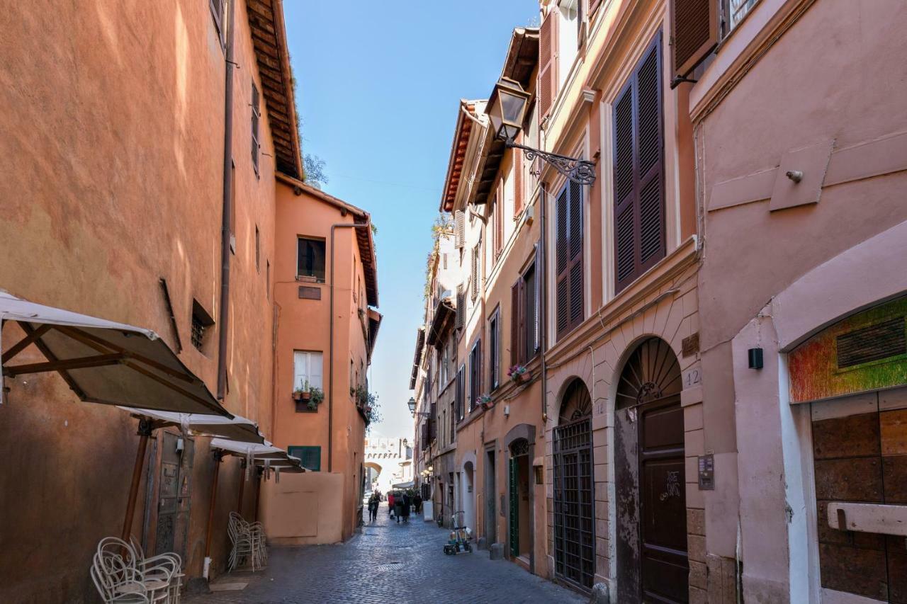 Enchanting Loft In Trastevere Рим Екстериор снимка