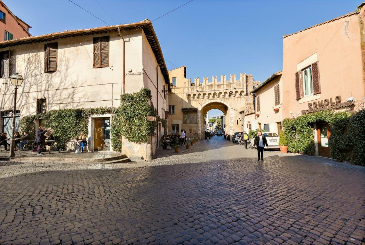 Enchanting Loft In Trastevere Рим Екстериор снимка