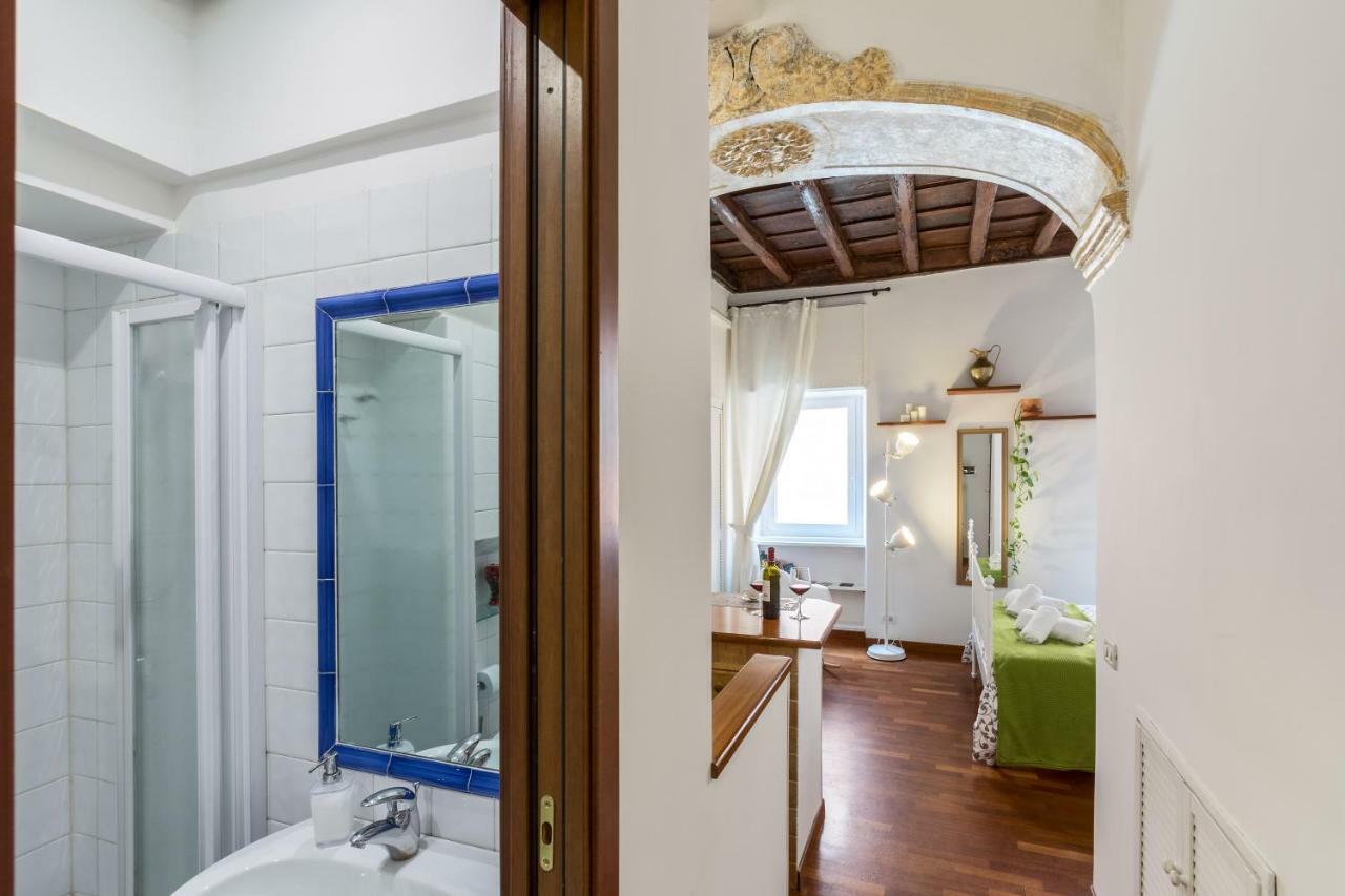 Enchanting Loft In Trastevere Рим Екстериор снимка